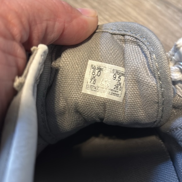 Vans - Picture 3 of 3